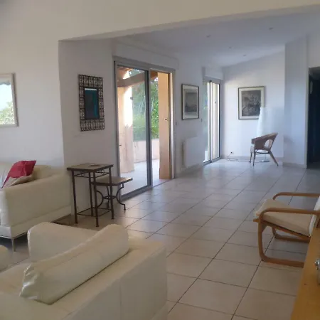 Villa Du Bau Rouge