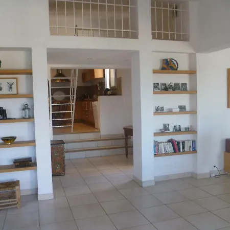 Du Bau Rouge Villa *